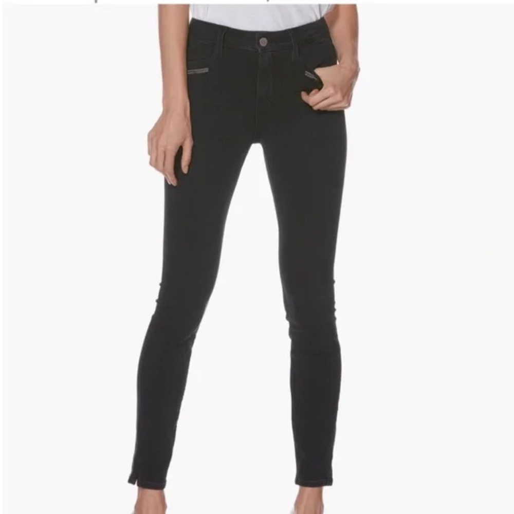 PAIGE Transcend Roxxi Zipper Teeth
Skinny Jeans in black fog - Size 26